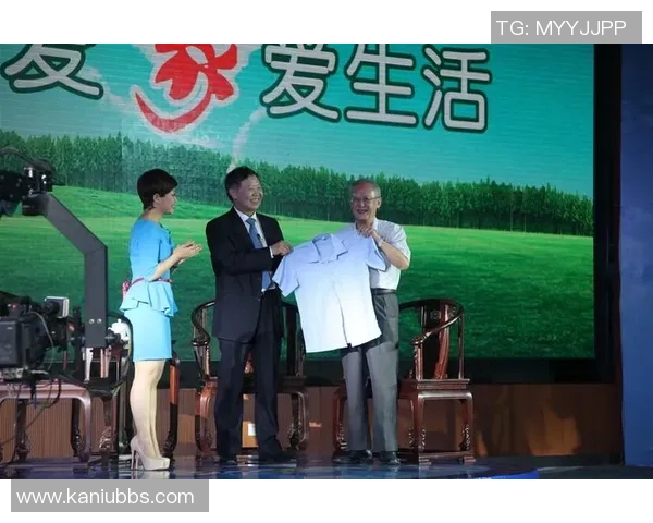 羽毛球传奇刘芳的成长之路与职业生涯回顾 羽毛球传奇刘芳的成长之路与职业生涯回顾