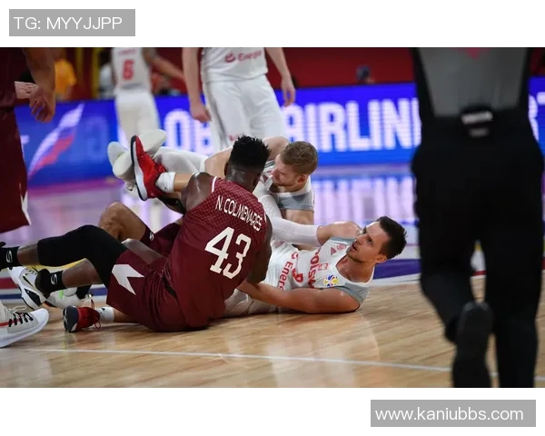 委内瑞拉男篮与俄罗斯队激战正酣精彩瞬间回顾与分析