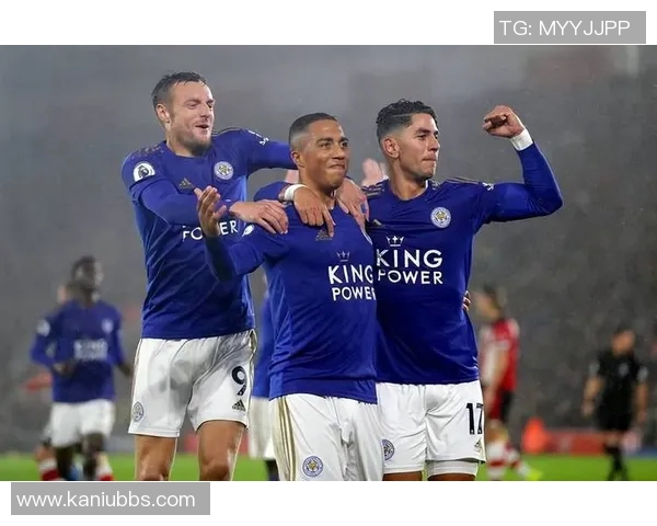 曼联与莱斯特城精彩对决视频回顾及赛后分析