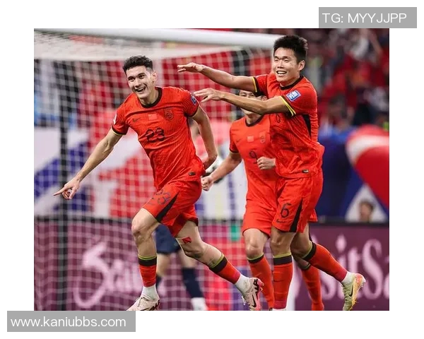 重庆足球队的战术调整与球员表现的得失分析 重庆足球队的战术调整与球员表现的得失分析