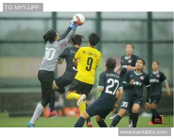 中女超激战武汉队迎战上海队全力争胜展现女子足球魅力与实力