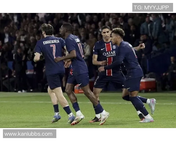 利尔主场迎战巴黎圣日耳曼双方争夺法甲联赛重要积分