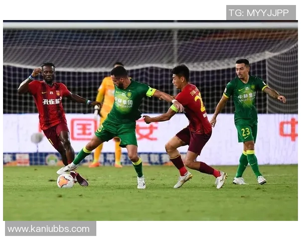 北京国安主场迎战河北华夏全力争胜展现球队实力与斗志